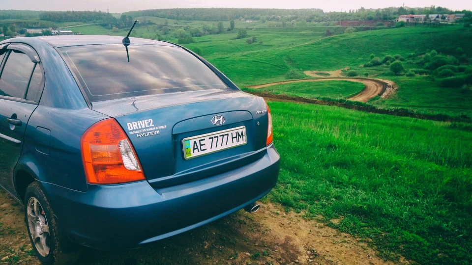Hyundai Accent 1.4 GL MT 4