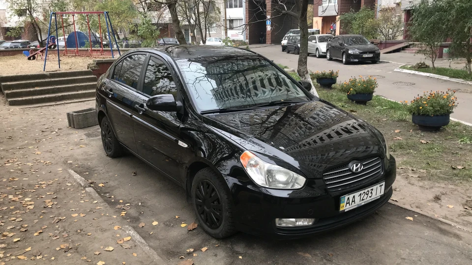 Hyundai Accent 1,4 кубічних кохання 3