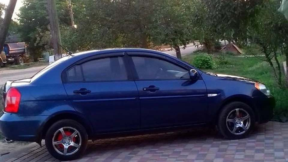 Hyundai Accent 1.4 Синій дракон 3