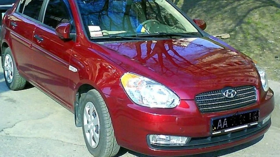 Hyundai Accent 1.4 вишнева ракета 3