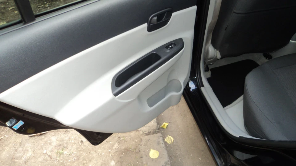 Hyundai Accent 1.4i AT Econo Basic+ 4