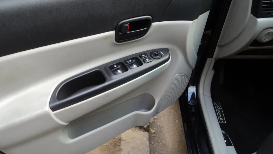 Hyundai Accent 1.4i AT Econo Basic+ 5