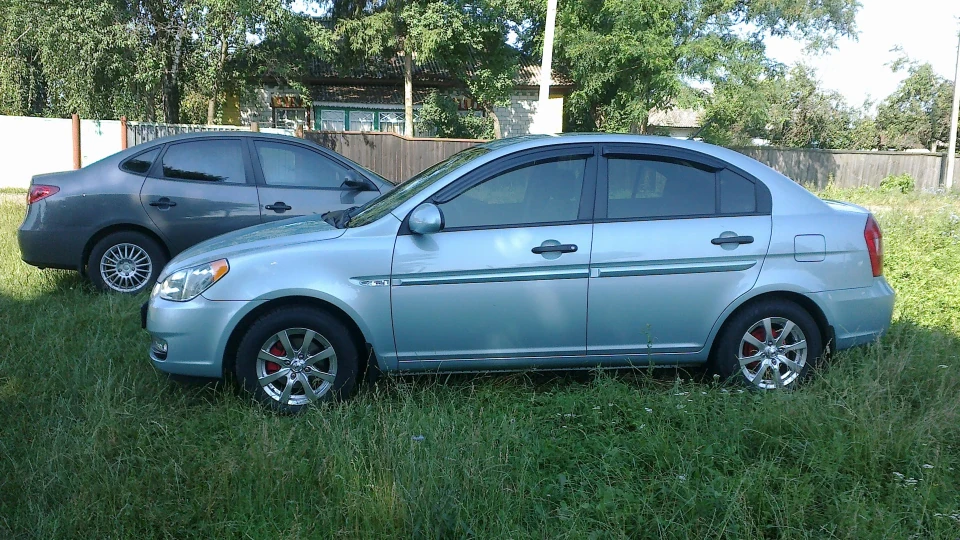 Hyundai Accent 1.4i 4