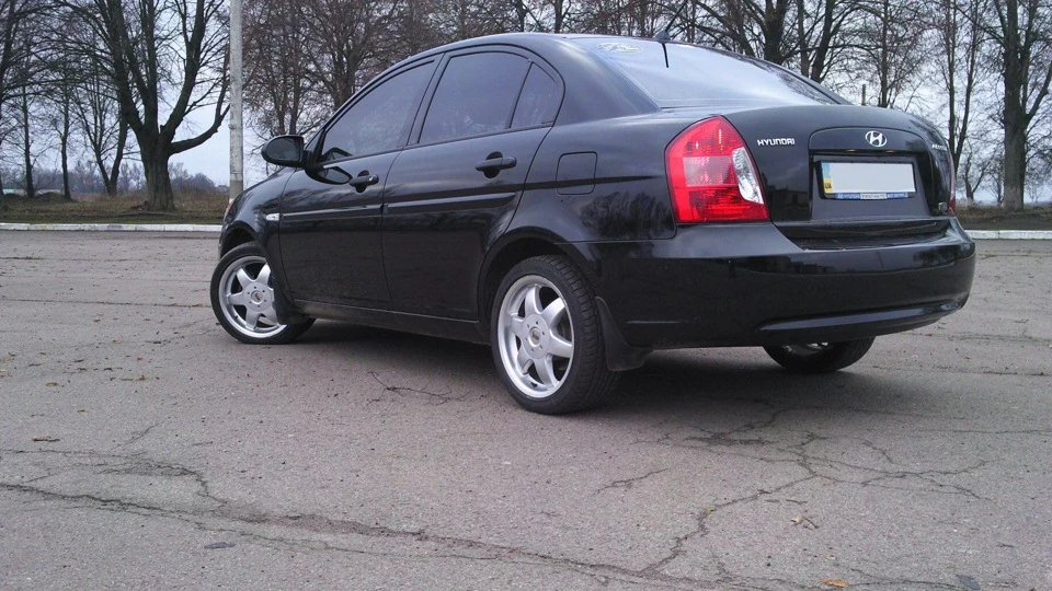 Hyundai Accent 1.5 CRDI R16 shark