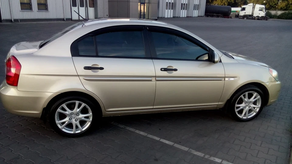 Hyundai Accent 1.5 CRDi 2