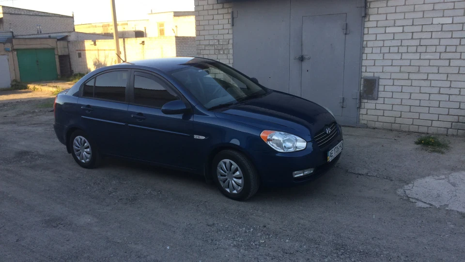 Hyundai Accent 1.6 AT 2
