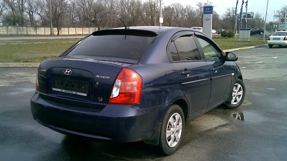 Hyundai Accent 1.6 AT 2