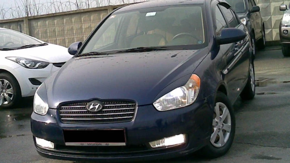 Hyundai Accent 1.6 AT 3