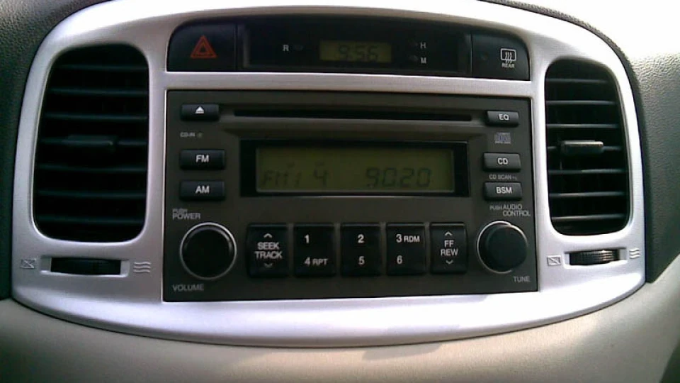 Hyundai Accent 1.6 AT 4