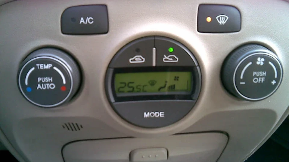 Hyundai Accent 1.6 AT 5