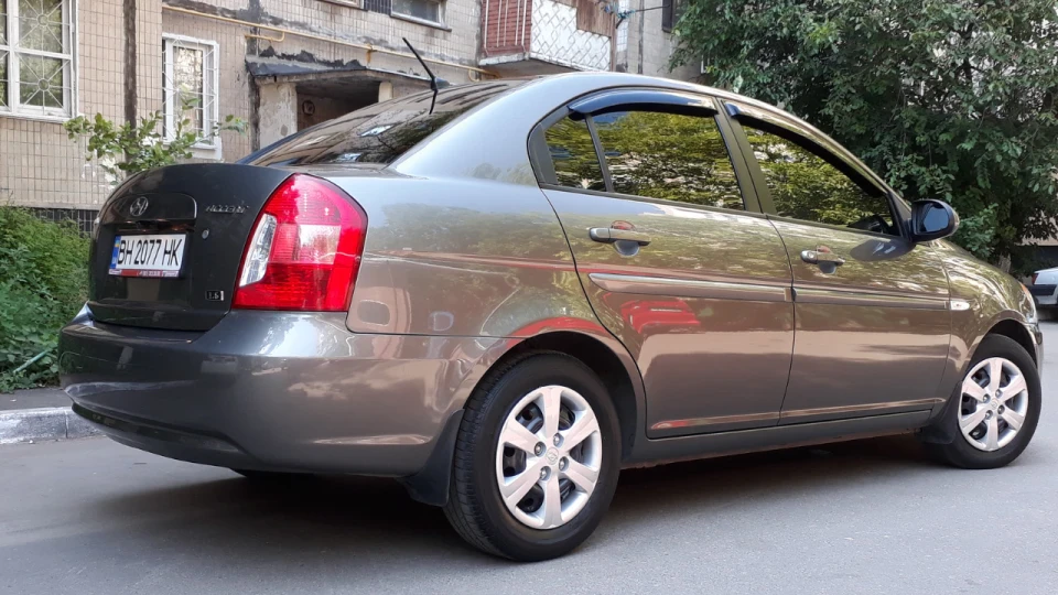 Hyundai Accent 1.6 2
