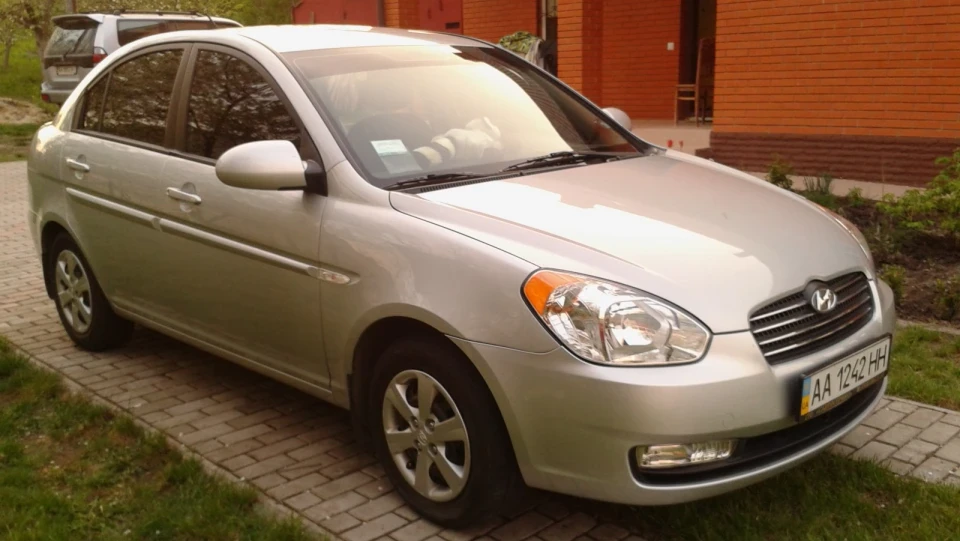 Hyundai Accent 1.6AT 'Енотовоз )' 2