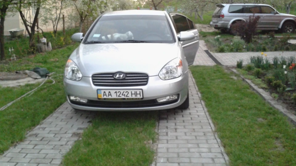 Hyundai Accent 1.6AT 'Енотовоз )' 3