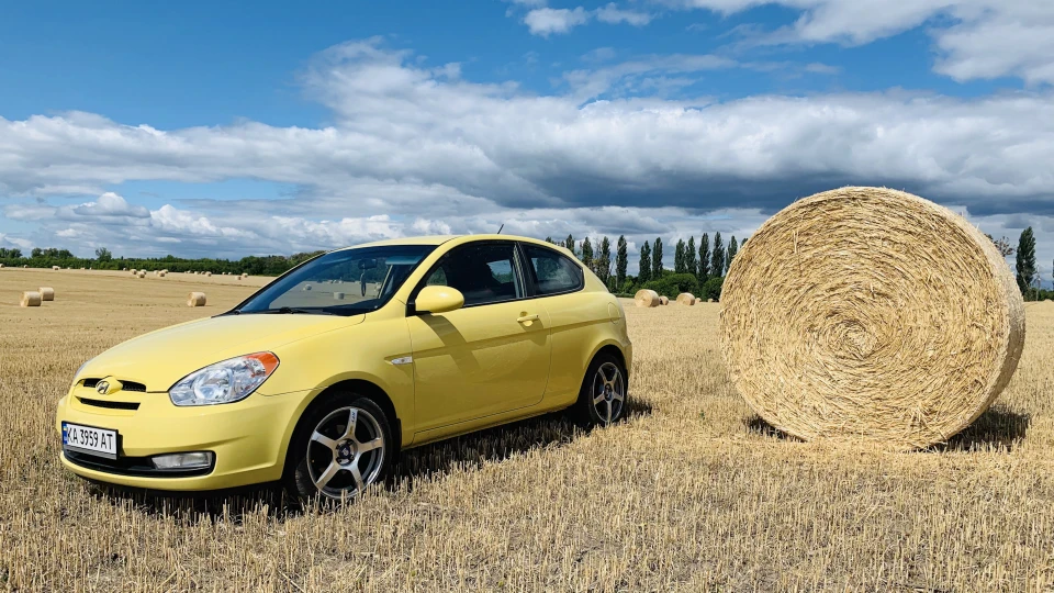 Hyundai Accent 3d 2