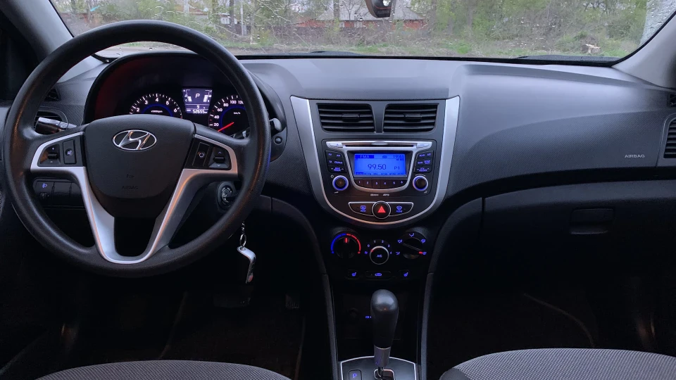 Hyundai Accent АТ Баклажан 3