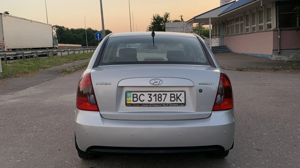 Hyundai Accent AT 4