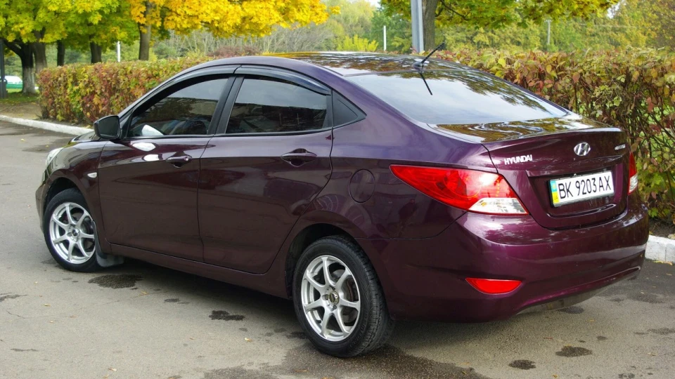 Hyundai Accent Баклажан )