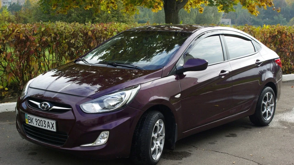 Hyundai Accent Баклажан ) 2