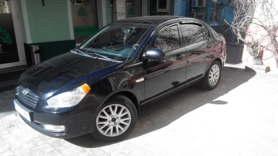 Hyundai Accent Black Moray Eel 블랙 곰치 3