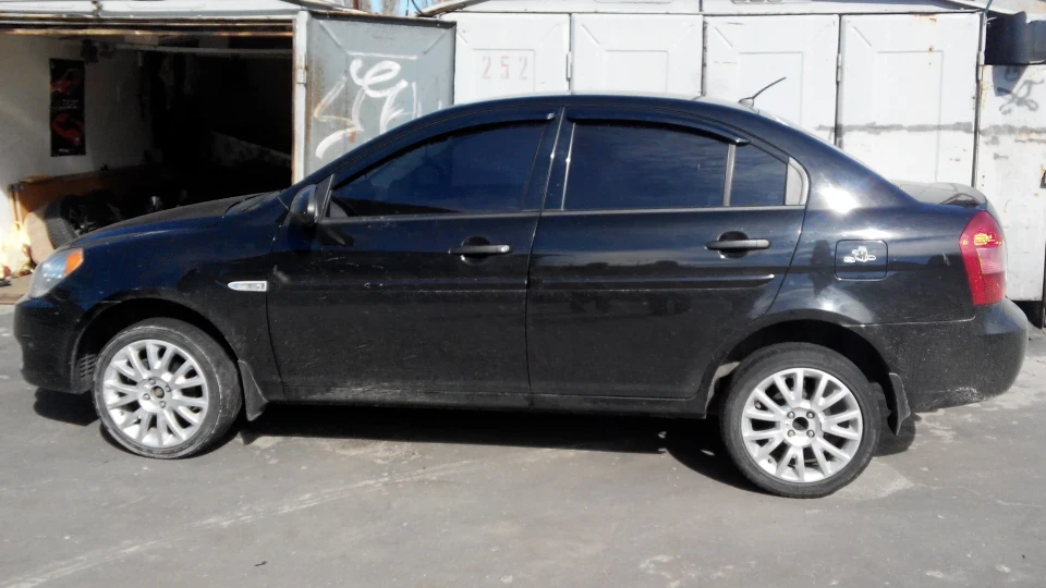 Hyundai Accent Black Moray Eel 블랙 곰치 4