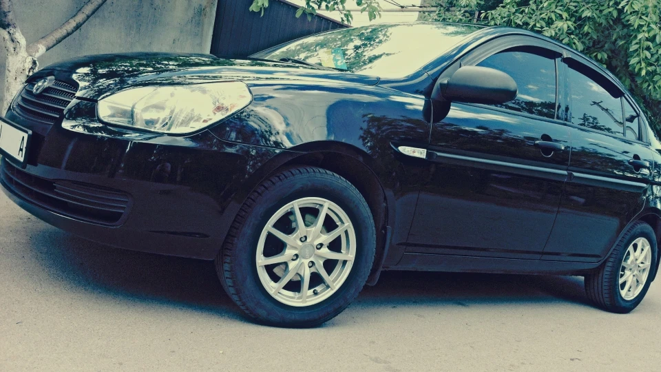 Hyundai Accent BlackSide 4