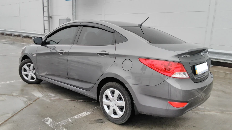 Hyundai Accent Comfort 1.6 AT