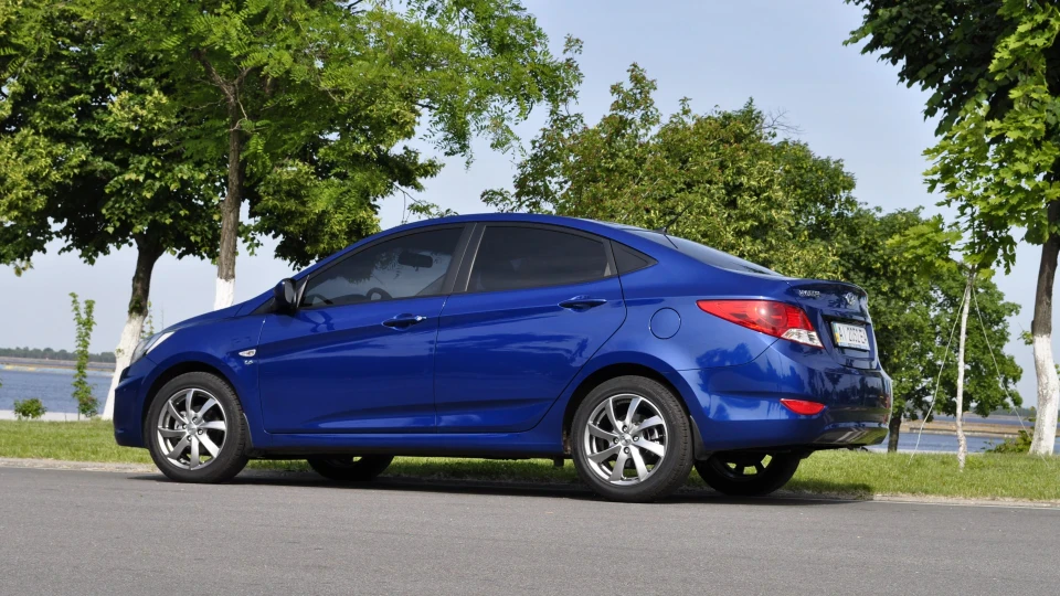 Hyundai Accent comfort 1.6 МТ 4