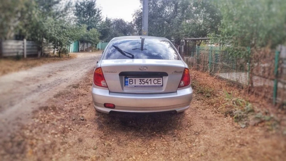 Hyundai Accent Coupe 5