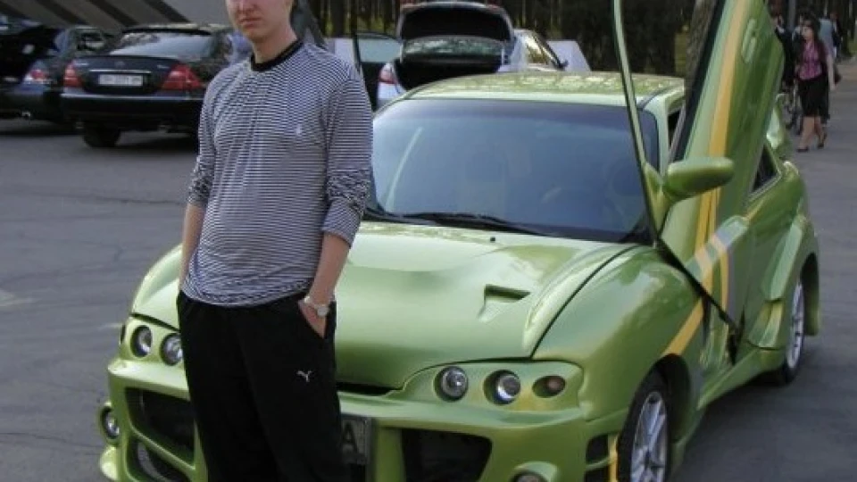Hyundai Accent green Dragon 2