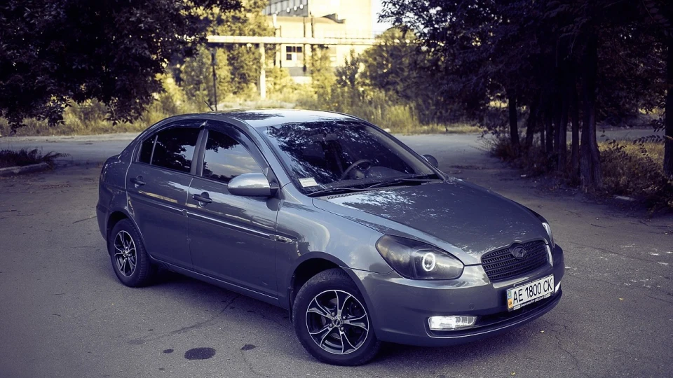Hyundai Accent Grey mouse 4