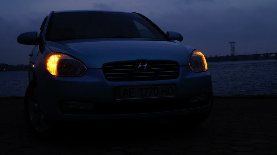 Hyundai Accent ĶDΜ► 3