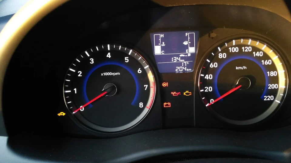 Hyundai Accent Lake Silver 4