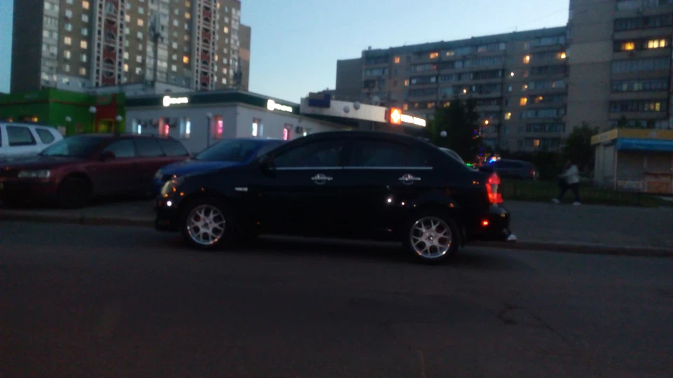 Hyundai Accent маленький Genesis 4