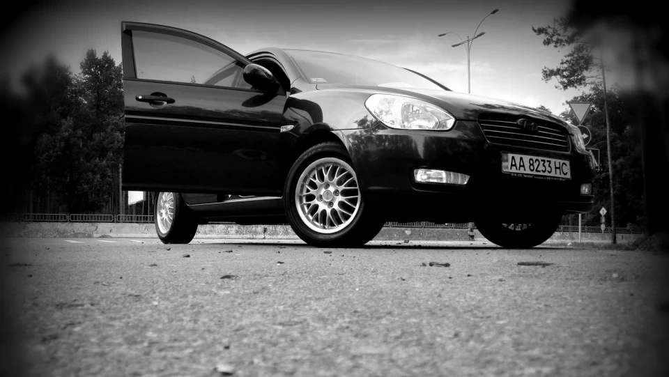 Hyundai Accent Onyx Blue 2