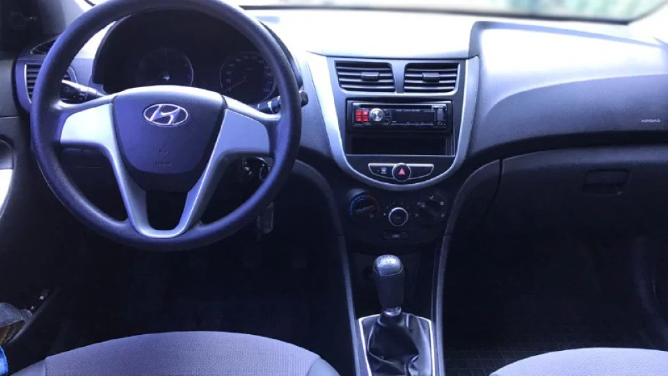 Hyundai Accent RB 4