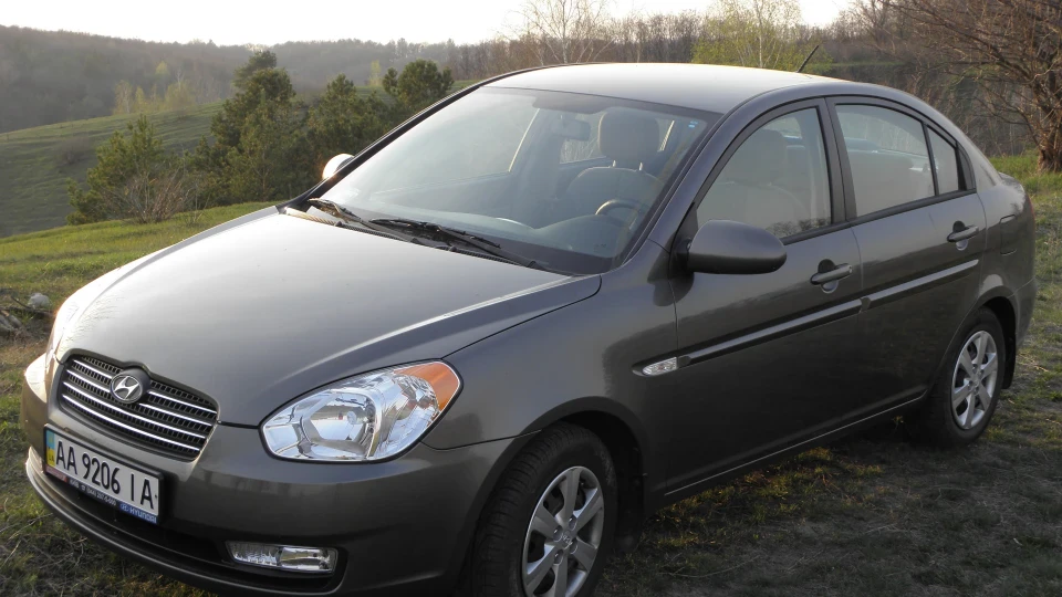 Hyundai Accent сіро-бронзовий 1,6 АТ 2