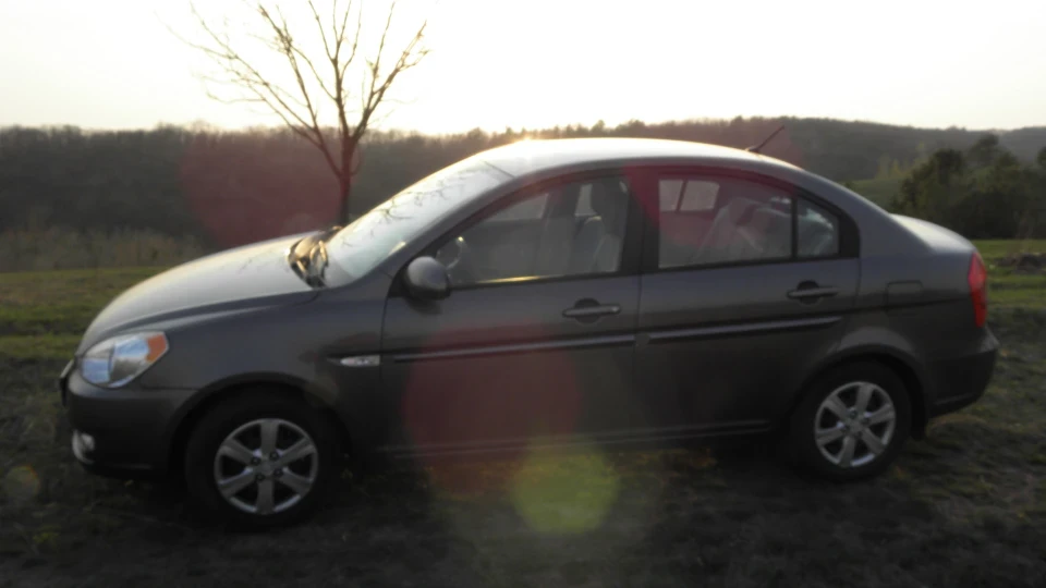 Hyundai Accent сіро-бронзовий 1,6 АТ 3