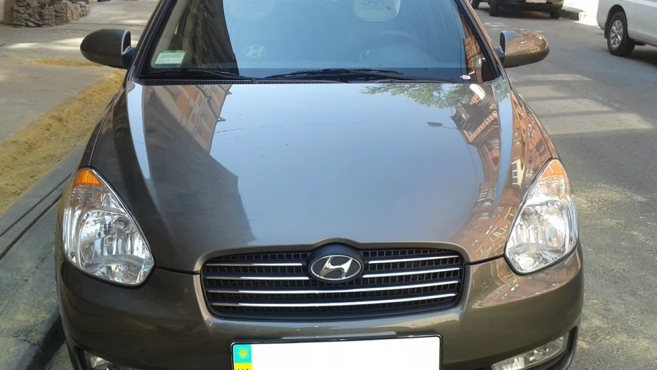 Hyundai Accent Smoky Gray Prl CRDI 2