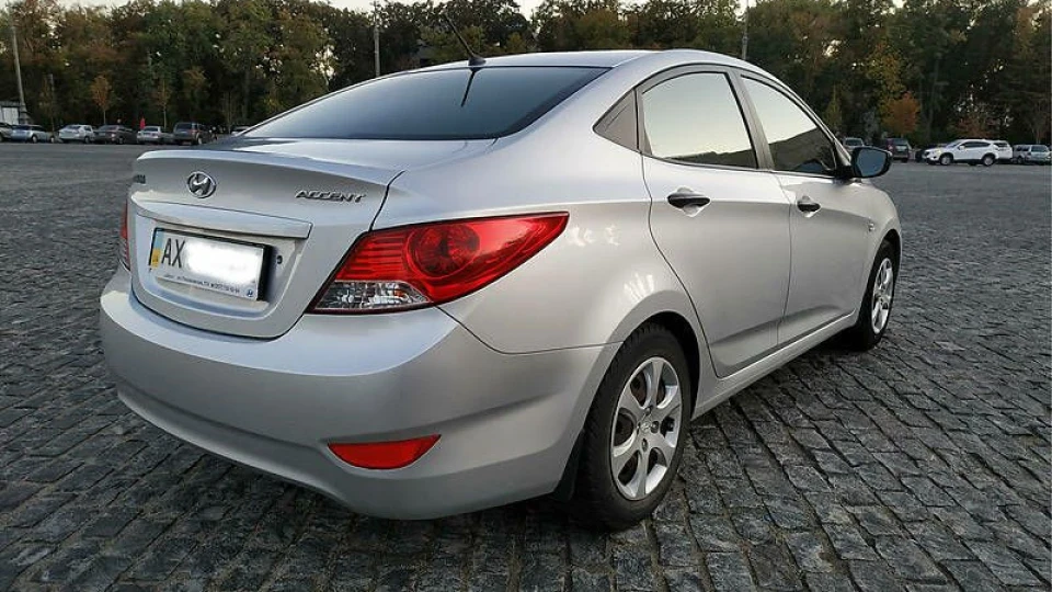 Hyundai Accent <<TACCENT>> 5