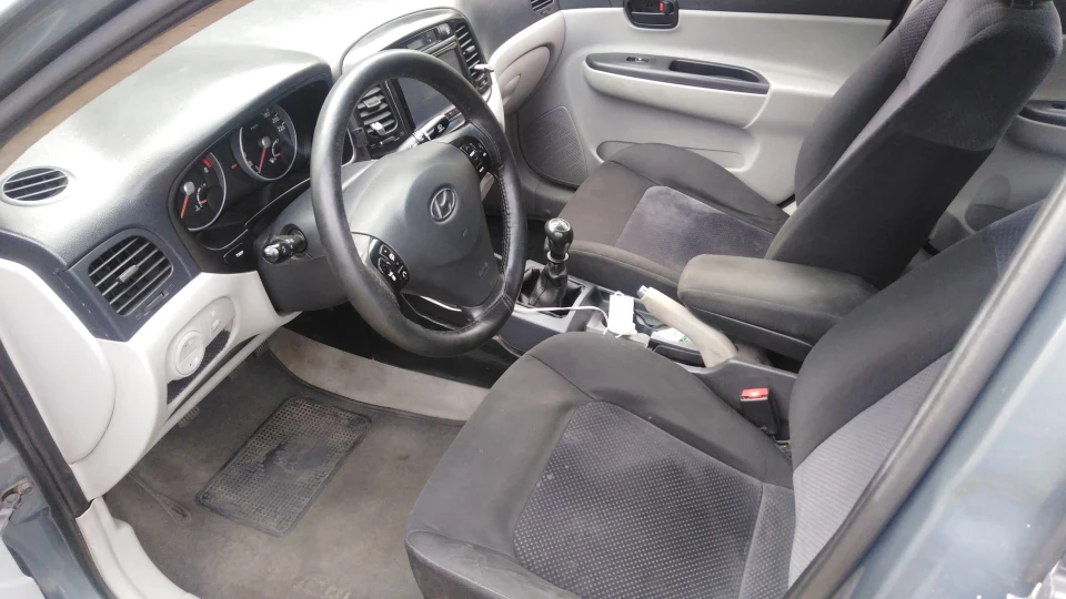 Hyundai Accent UA Slava 2