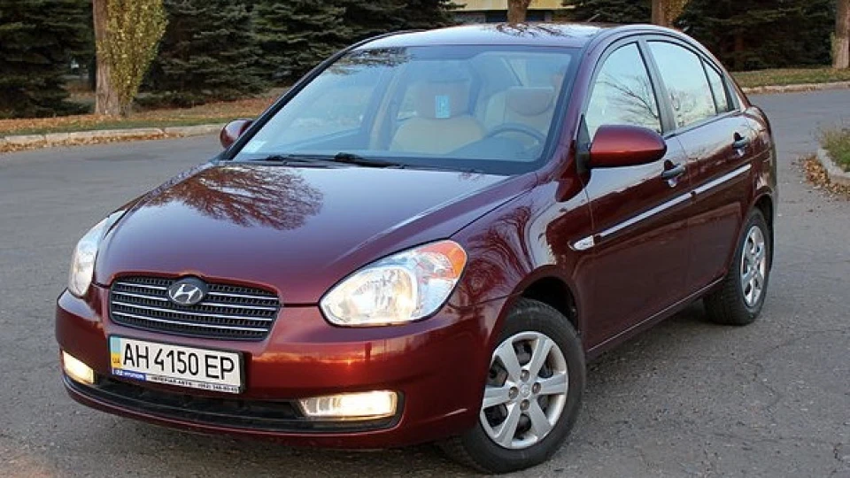 Hyundai Accent Вишневий 1.4 бензин 2