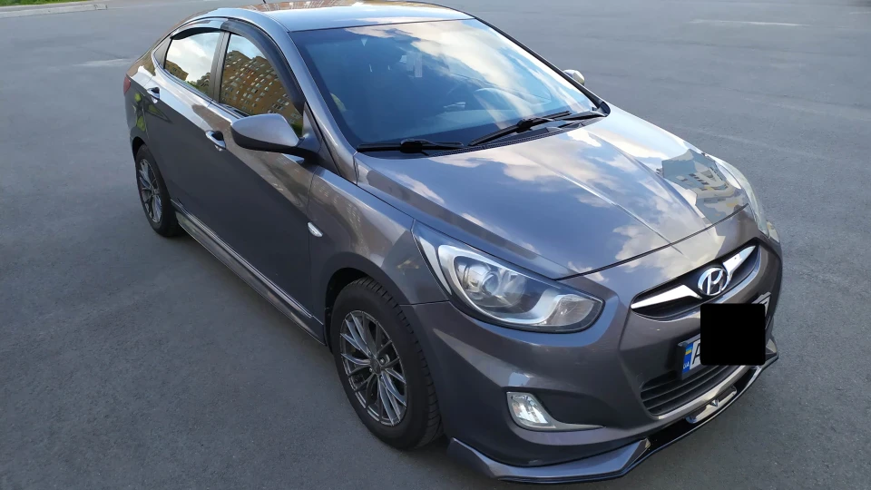 Hyundai Accent Zeus 3