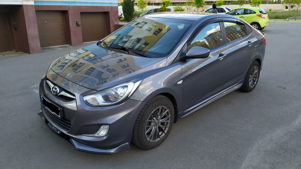 Hyundai Accent Zeus 4