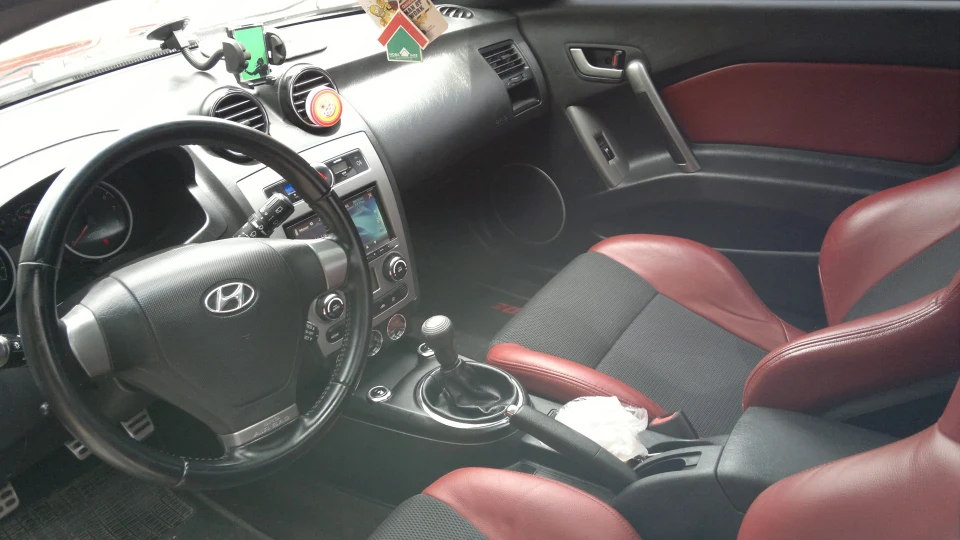 Hyundai Coupe 2