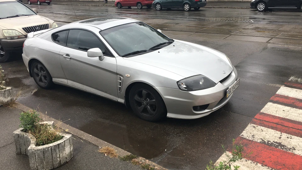 Hyundai Coupe 2