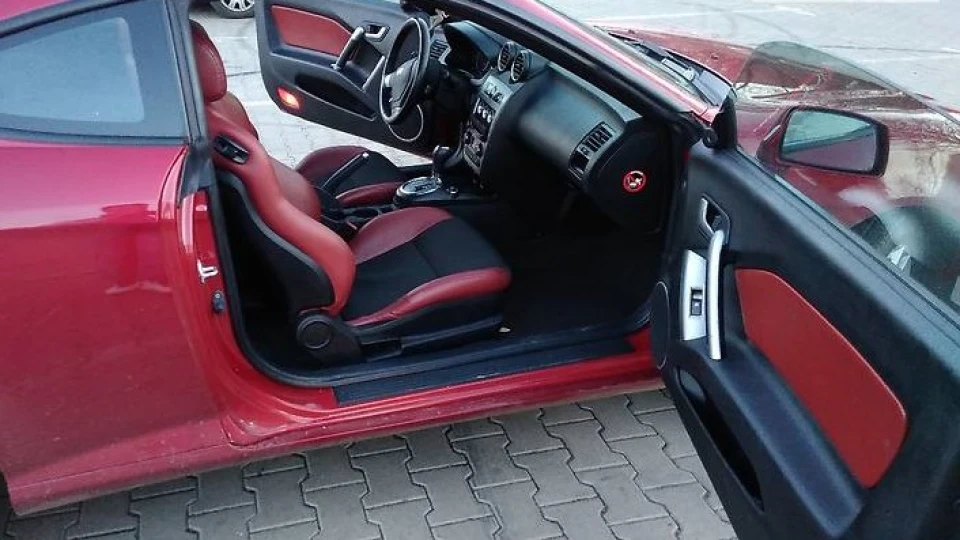 Hyundai Coupe 4