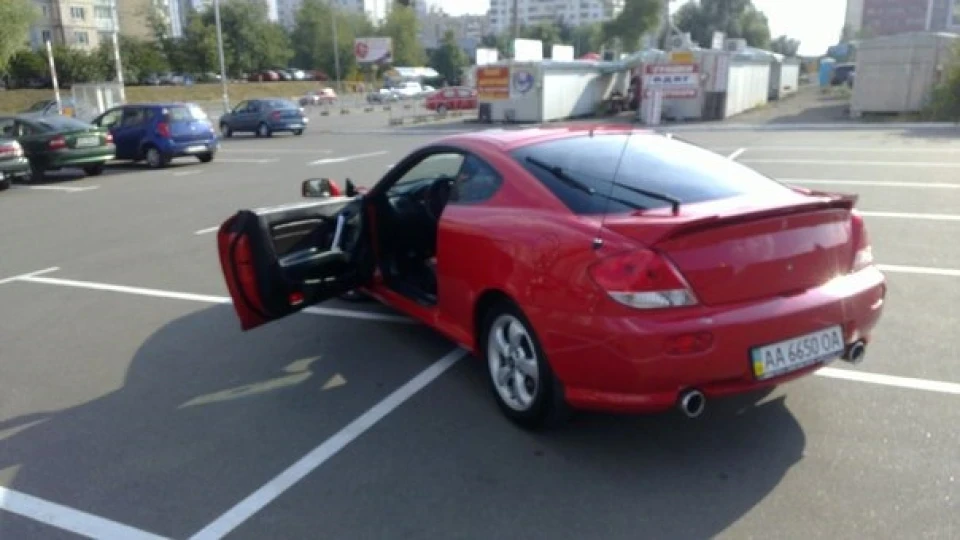 Hyundai Coupe 2