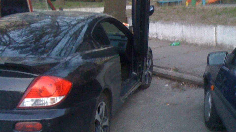 Hyundai Coupe 2