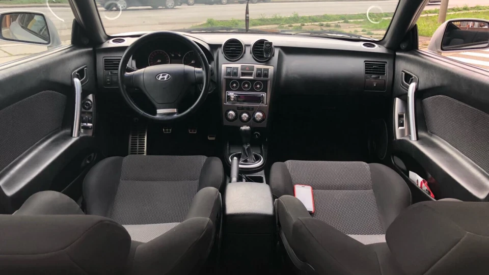 Hyundai Coupe 2