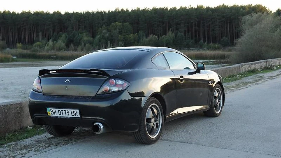 Hyundai Coupe 2